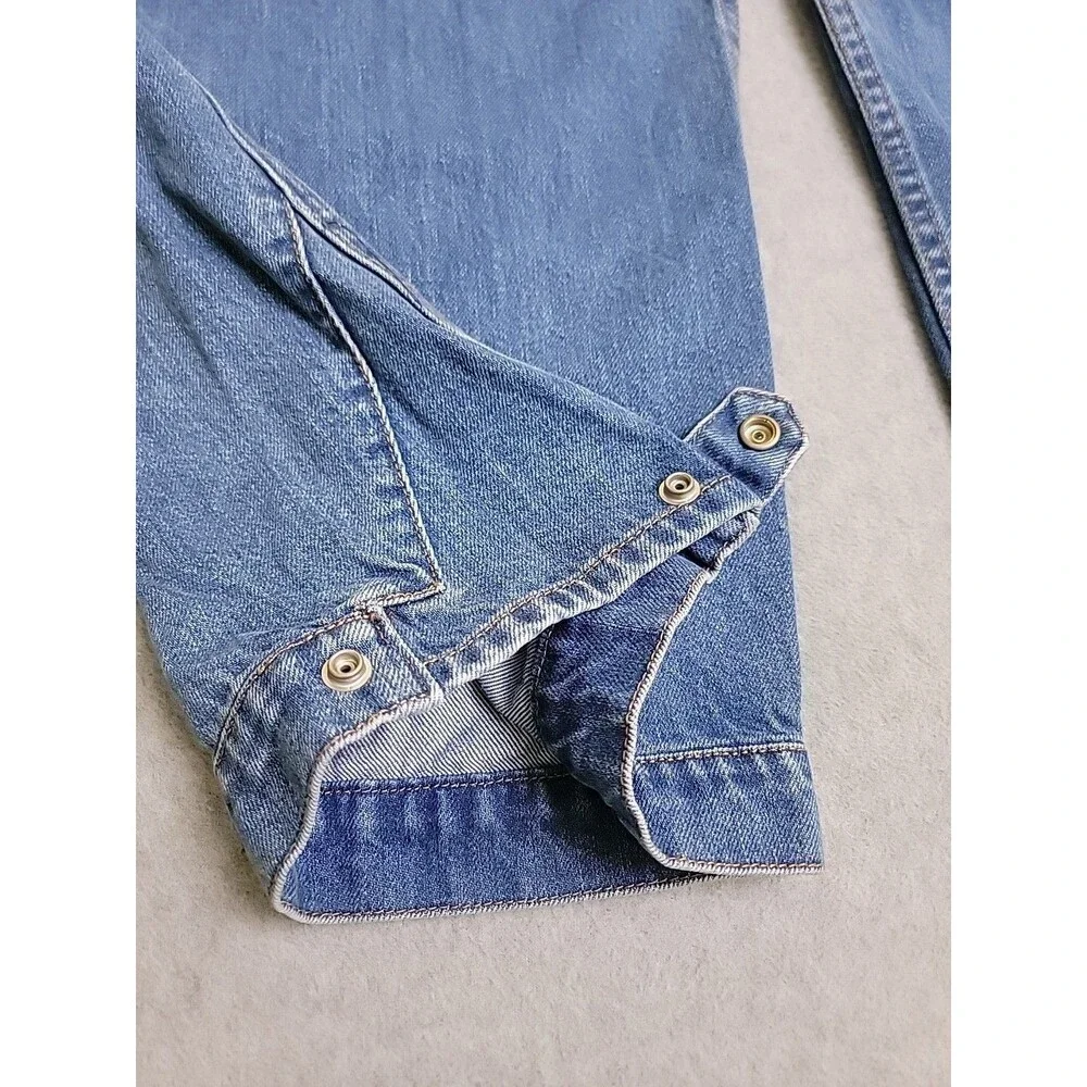 Aritzia please see